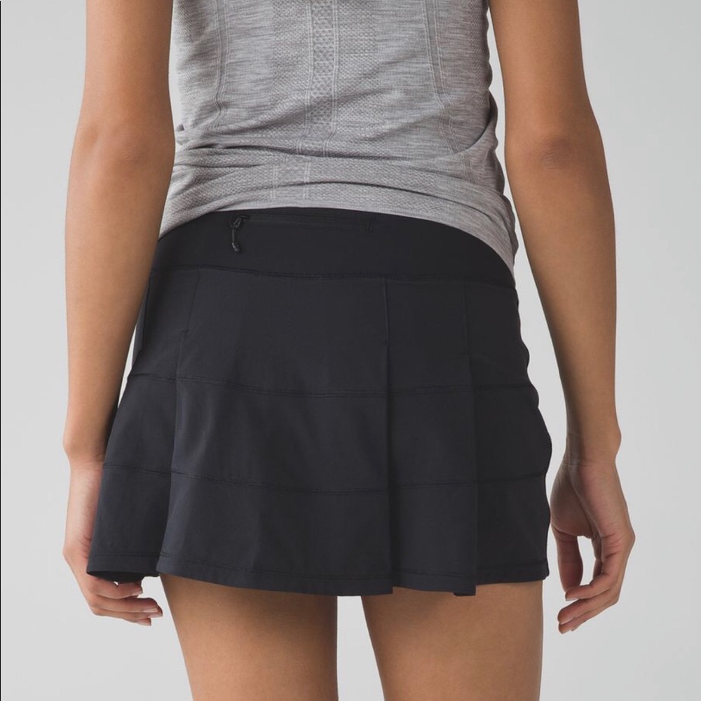 Lululemon Black Pace Revival II Skirt Size 8